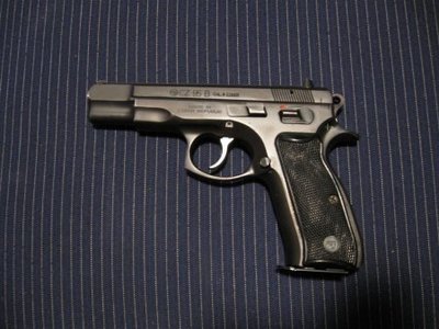 pistolj-ceska-zbrojovka-85-b-slika-17290731.jpg