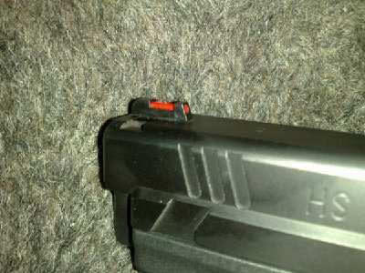 Prednji crveni fiber optic na HS9.