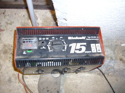 Za ispravljač može poslužiti punjač akumulatora, struja za elektrolizu 12V