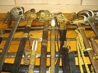 ko voli hladno oruzije